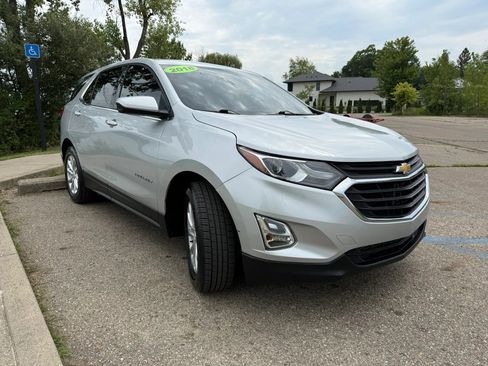 Used 2018 Chevrolet Equinox LT FWD image 3