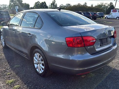 Used 2012 Volkswagen Jetta SE FWD image 4