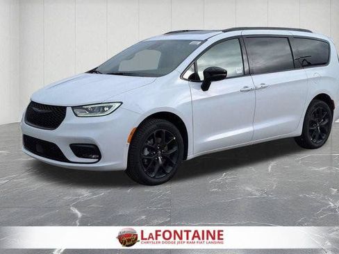 New 2026 Chrysler Pacifica Limited w/ S Appearance Package AWD/4WD image 1