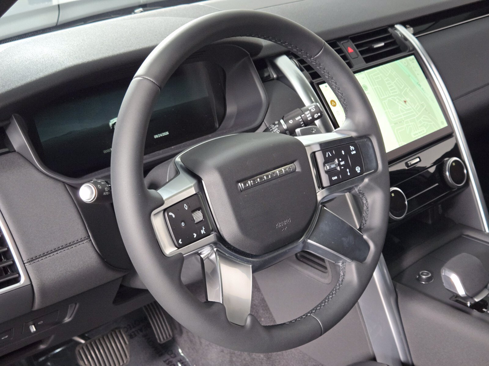New 2026 Land Rover Discovery S AWD/4WD image 23