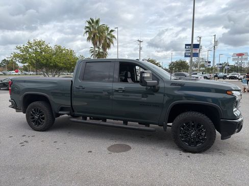 Used 2025 Chevrolet Silverado 2500 LTZ w/ Trail Boss Package image 4