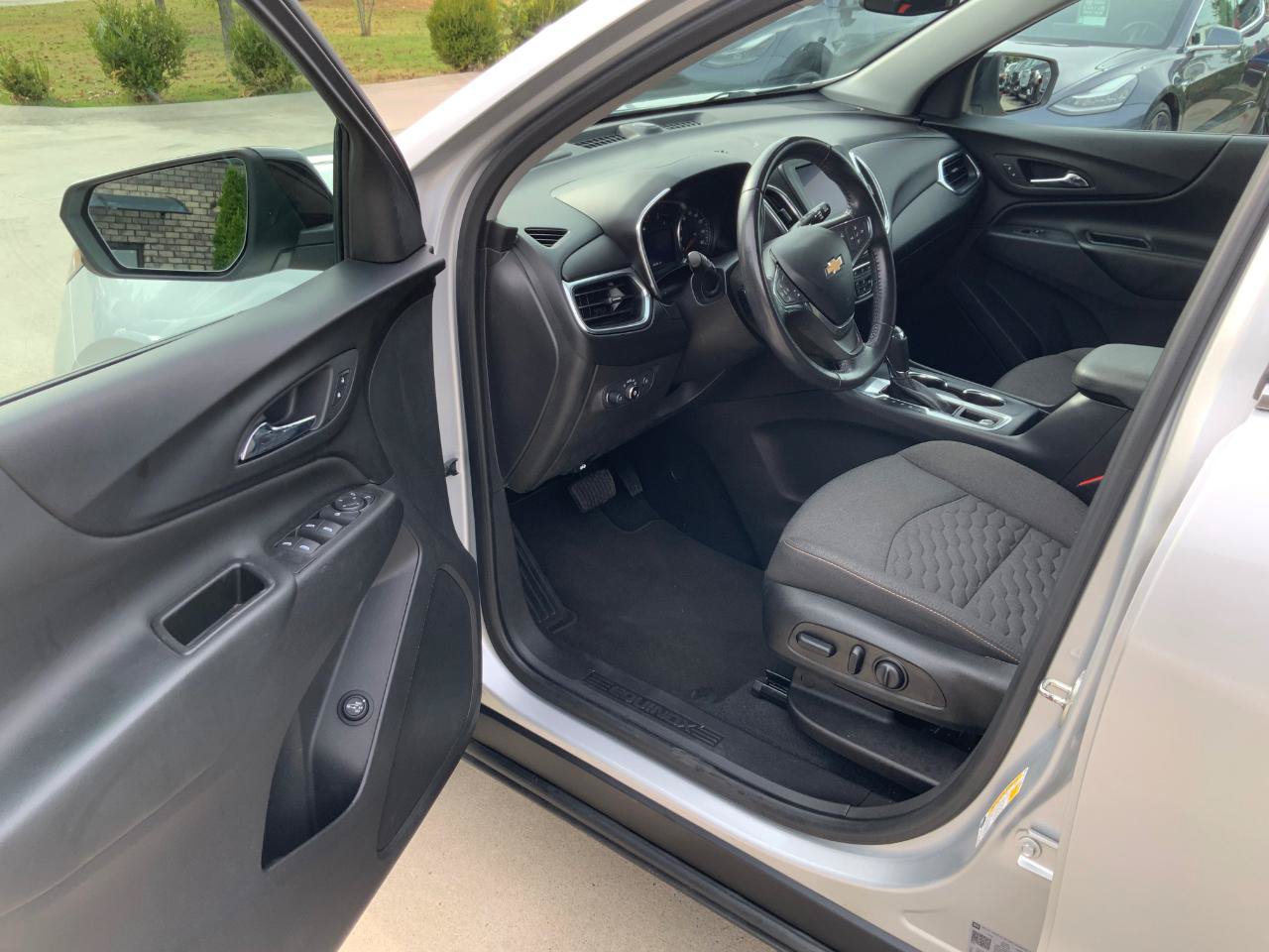 Used 2021 Chevrolet Equinox LT FWD image 5