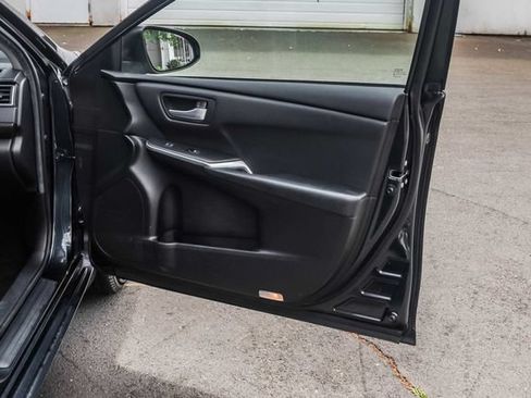 Used 2015 Toyota Camry LE FWD image 14
