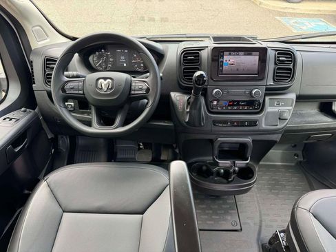 Used 2026 RAM ProMaster 2500 w/ Convenience Group FWD image 18