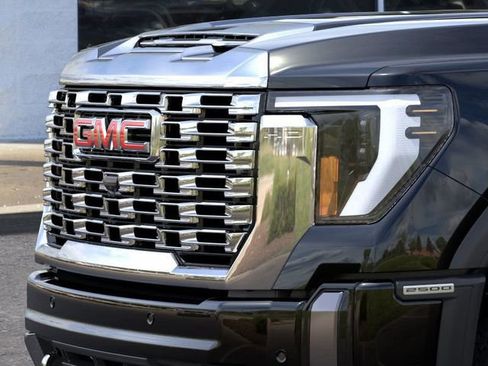 New 2025 GMC Sierra 2500 Denali w/ Denali Reserve Package image 13