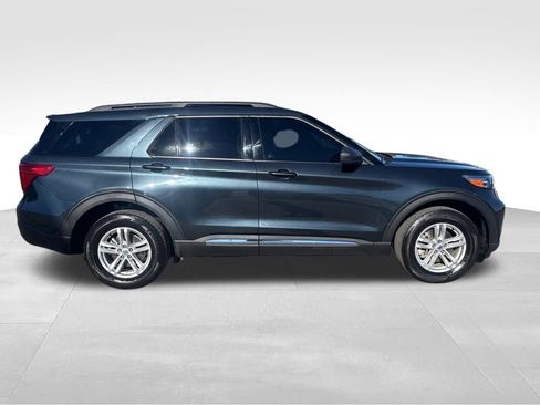 Used 2023 Ford Explorer XLT w/ Equipment Group 202A image 8