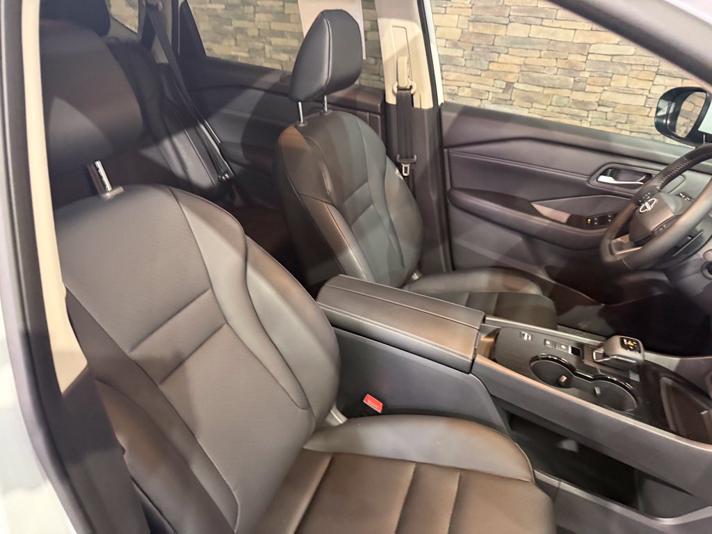 Certified 2026 Nissan Rogue SV w/ SV Premium Package FWD image 33