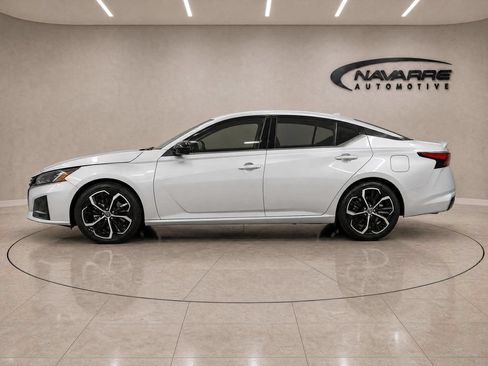 Used 2024 Nissan Altima 2.5 SR FWD image 4