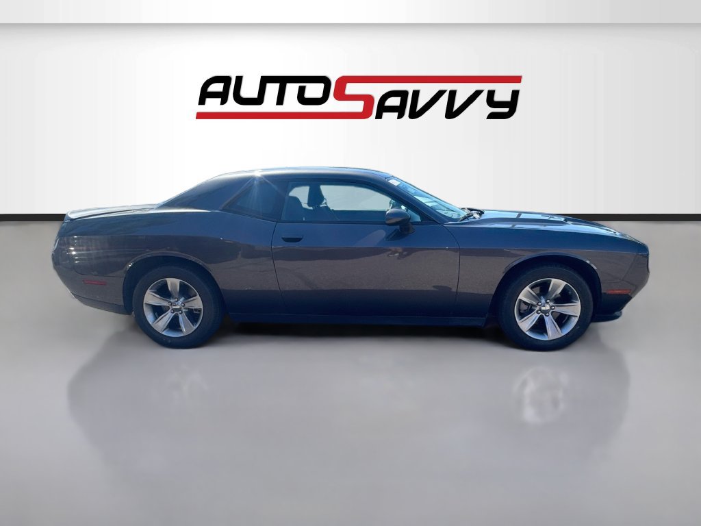 Used 2022 Dodge Challenger SXT RWD image 8