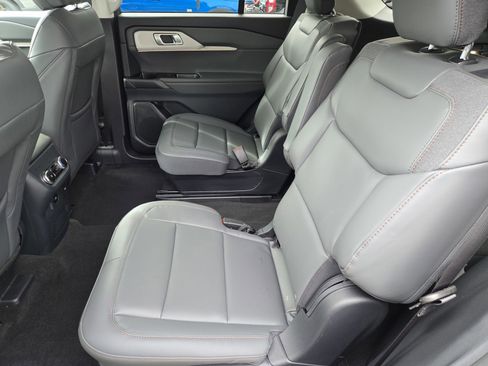 New 2026 Ford Explorer Active w/ Active Comfort Package image 6
