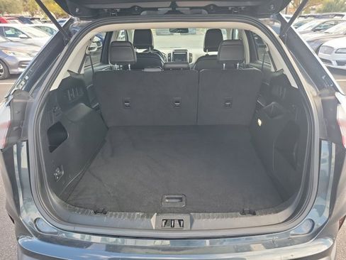 Used 2022 Ford Edge SEL image 12