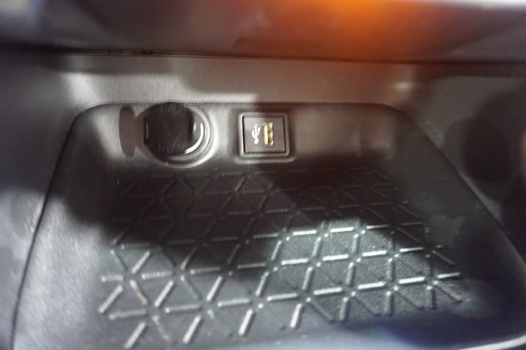 Used 2023 Toyota RAV4 XLE FWD image 15
