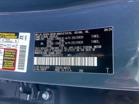 Used 2024 Toyota Grand Highlander AWD image 30