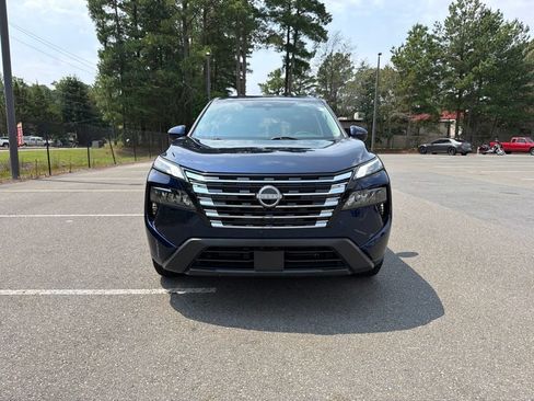 Certified 2024 Nissan Rogue SV AWD/4WD image 3