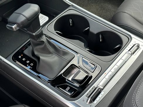 New 2026 Kia Carnival SX w/ SX Dark Edition Package FWD image 18