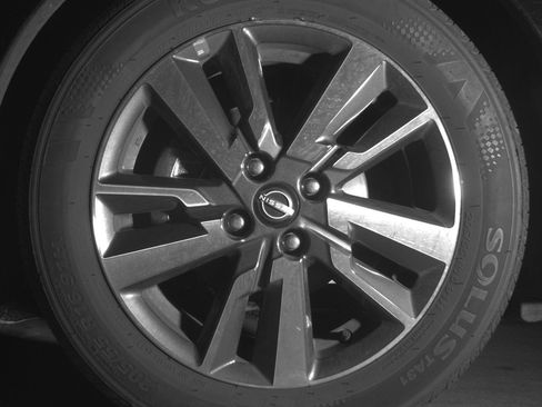 Used 2025 Nissan Versa SV image 12