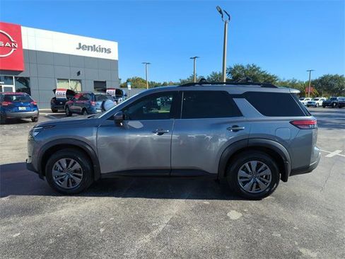 Certified 2023 Nissan Pathfinder SV w/ SV Premium Package image 9
