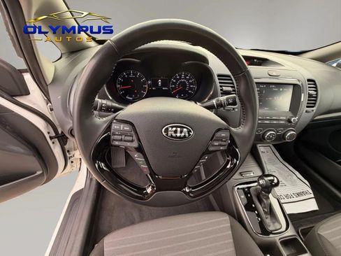 Used 2018 Kia Forte S w/ S Technology Plus Package FWD image 15