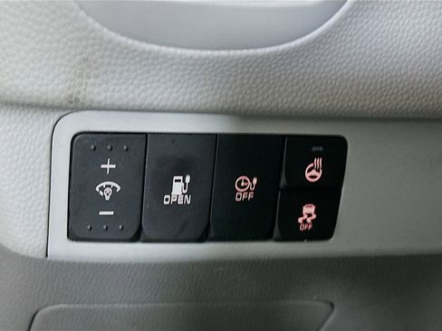 Used 2016 Kia Soul EV + image 17