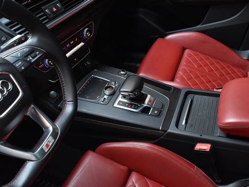 Used 2019 Audi SQ5 Prestige w/ Prestige Package image 21