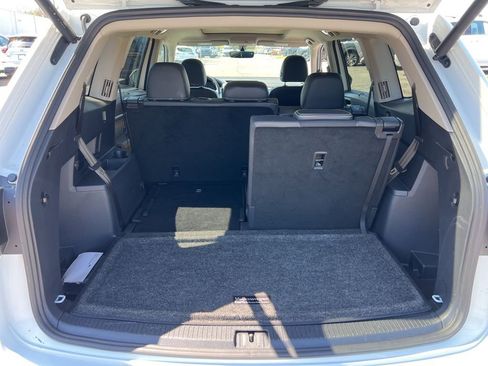 Used 2023 Volkswagen Atlas SE w/ Panoramic Sunroof Package image 14