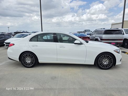 Used 2025 Mercedes-Benz C 300 4MATIC Sedan image 5