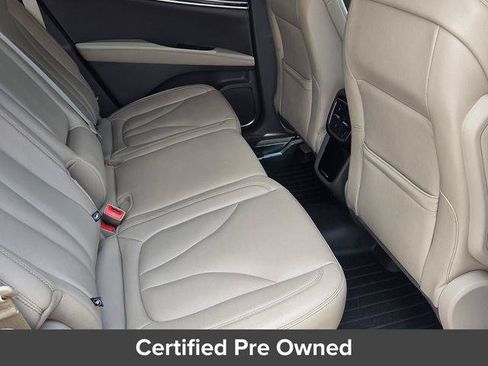 Used 2022 Lincoln Nautilus FWD image 17