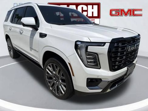 Used 2025 GMC Yukon Denali Ultimate AWD/4WD image 2