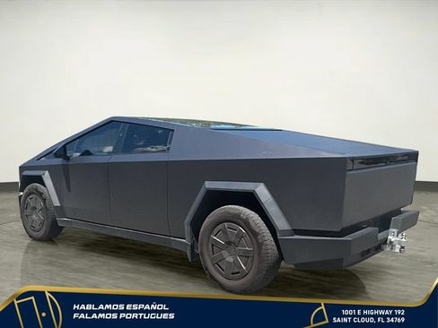 Used 2025 Tesla Cybertruck AWD Crew Cab image 4
