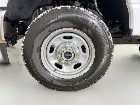 New 2026 Ford F250 XL w/ XL Chrome Package image 26