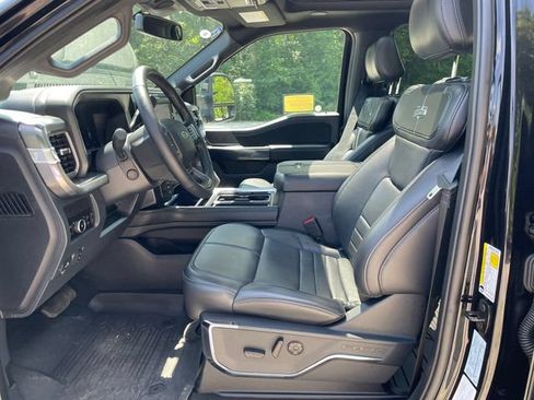 Certified 2025 Ford F450 Platinum w/ FX4 Off-Road Package AWD/4WD image 40