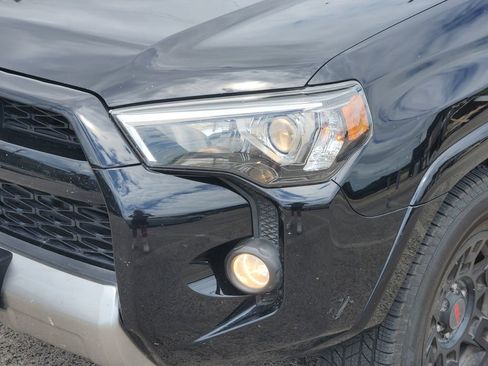 Used 2019 Toyota 4Runner TRD Off-Road Premium AWD/4WD image 3