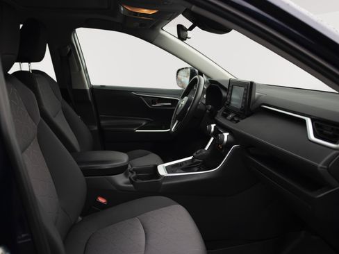 Used 2019 Toyota RAV4 XLE w/ Convenience Package image 16