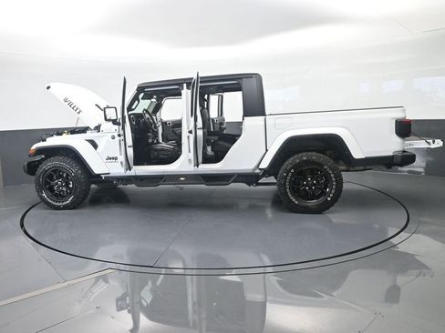 Used 2024 Jeep Gladiator Sport AWD/4WD image 67