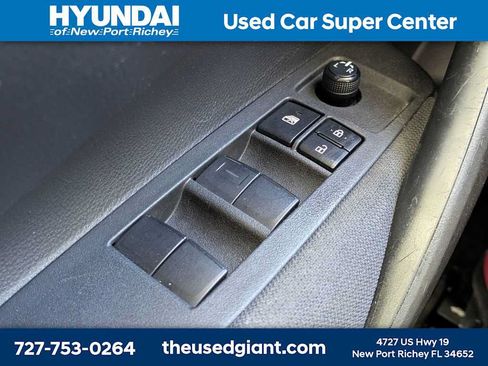 Used 2021 Toyota Corolla LE FWD image 26