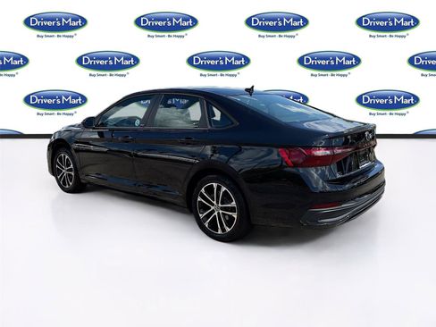 Used 2025 Volkswagen Jetta Sport FWD image 5