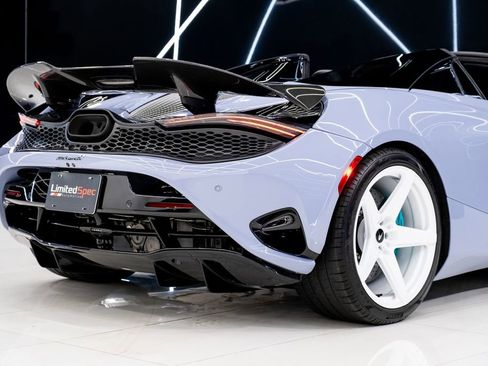 Used 2024 McLaren 750S Spider RWD image 19