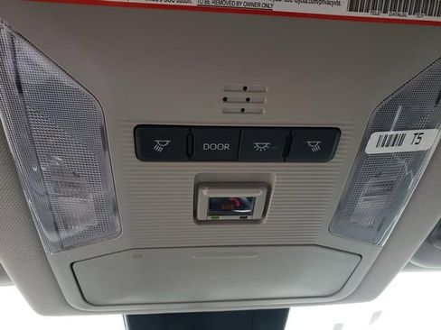 Used 2025 Toyota RAV4 XLE image 25