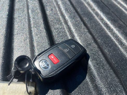 Used 2025 Toyota Tacoma TRD Off-Road AWD/4WD image 21