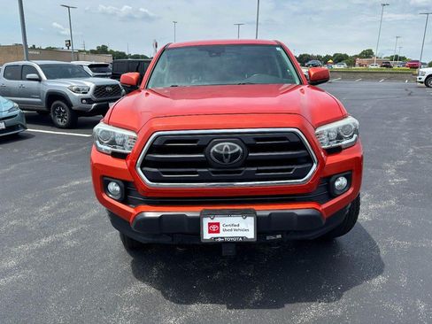 Used 2018 Toyota Tacoma SR5 AWD/4WD image 8