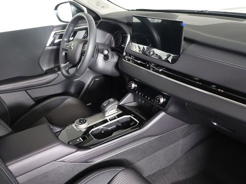 New 2026 Mitsubishi Outlander ES FWD image 26