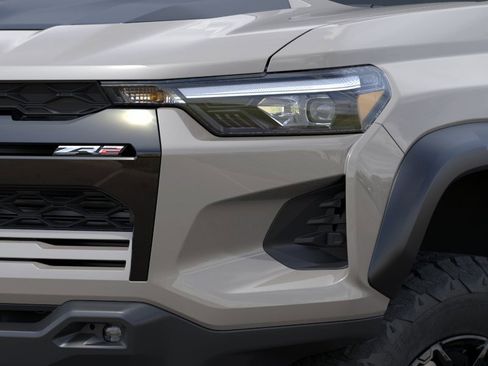 Used 2026 Chevrolet Colorado ZR2 w/ Midnight Edition AWD/4WD image 34