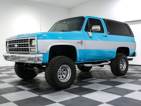 Used 1990 Chevrolet Blazer image 3