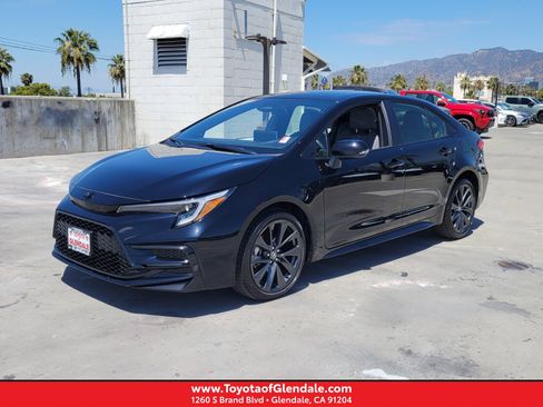 Certified 2026 Toyota Corolla SE FWD image 1