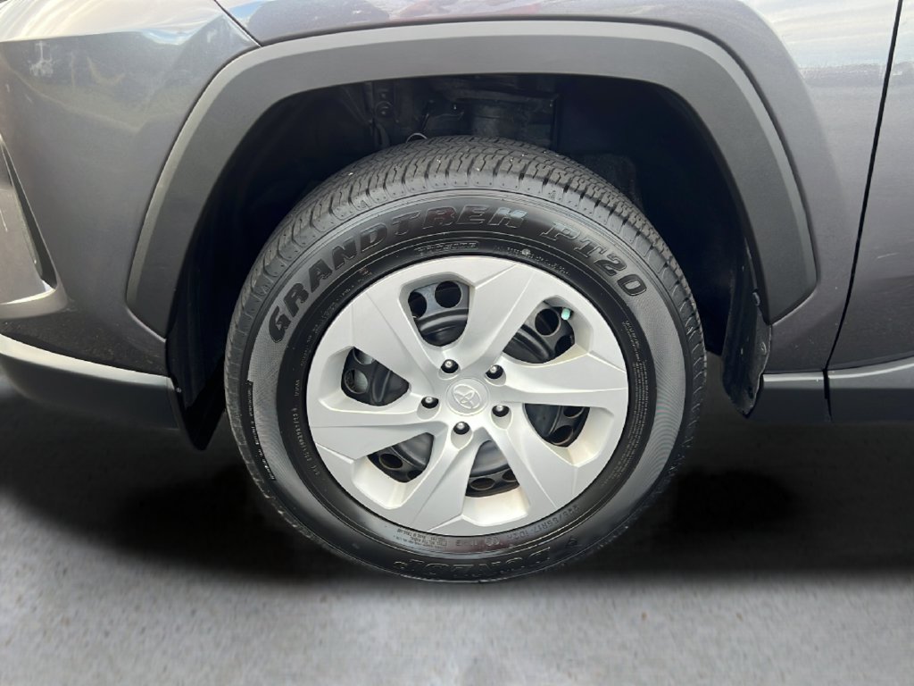 Used 2024 Toyota RAV4 LE FWD image 9