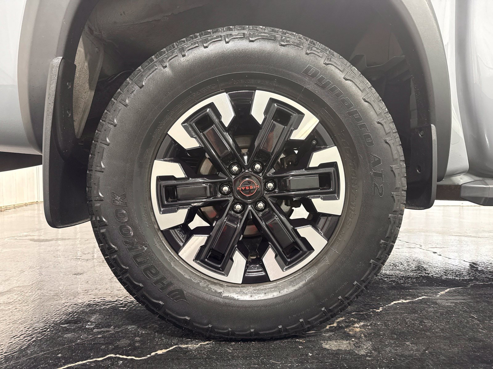 Used 2022 Nissan Frontier PRO-4X w/ Off-Road Protection Package AWD/4WD image 10