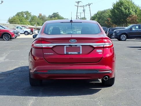 Used 2017 Ford Fusion SE FWD image 6
