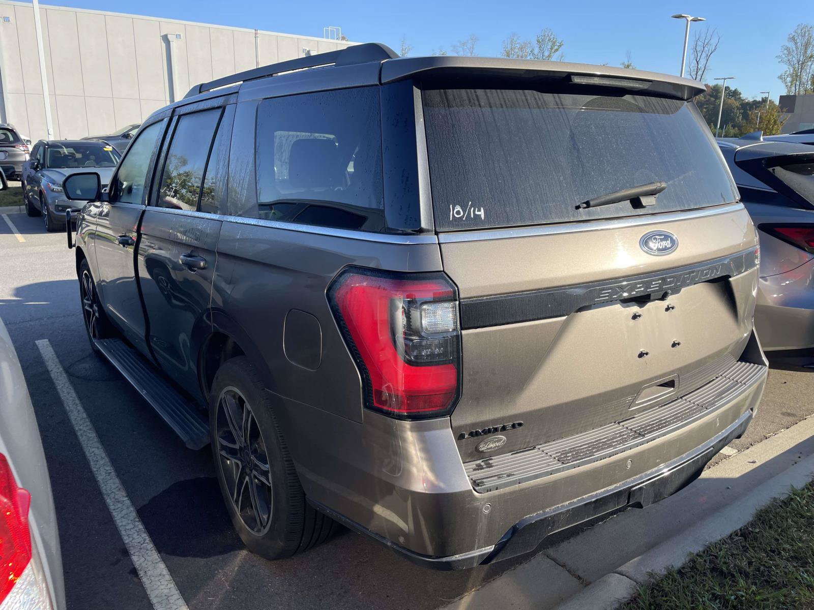 Used 2019 Ford Expedition Limited w/ Equipment Group 303A RWD image 3