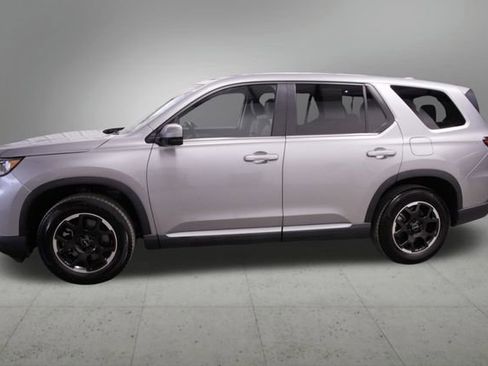 Certified 2025 Honda Pilot EX-L image 3