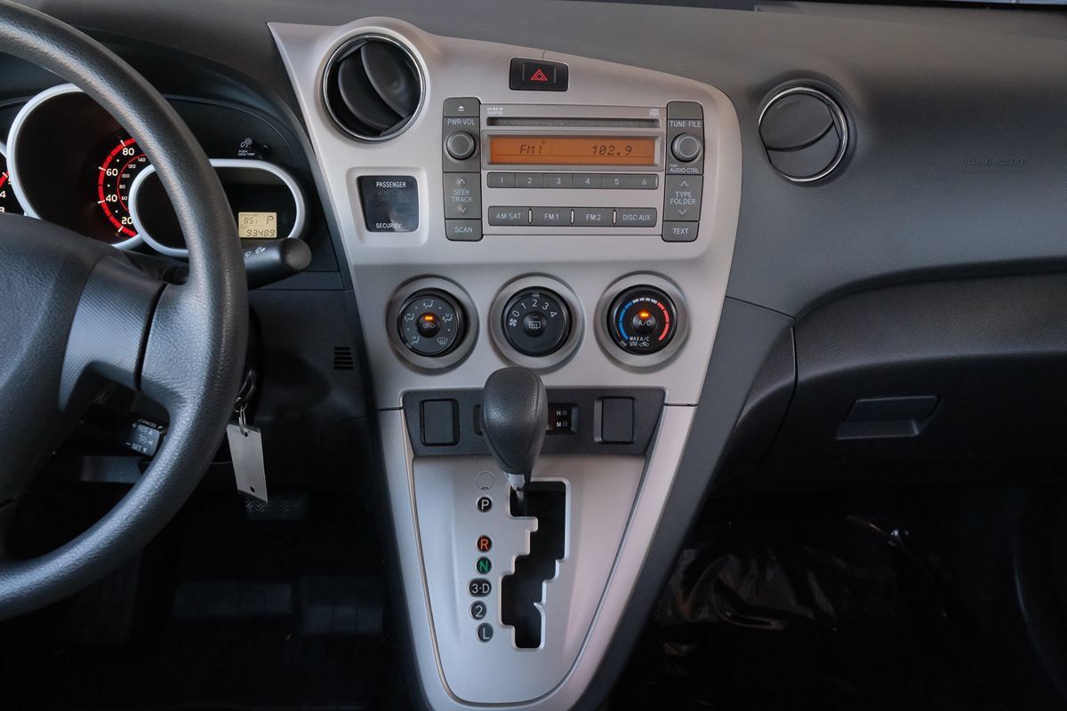 Used 2009 Toyota Matrix FWD image 17